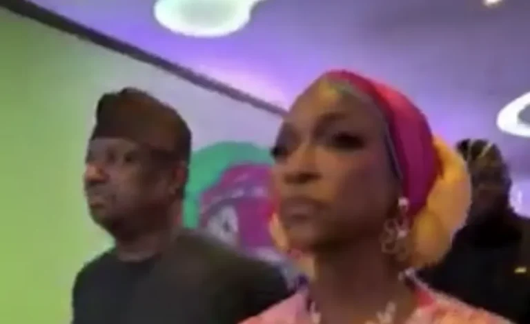 ART MINISTER AND KEYAMO