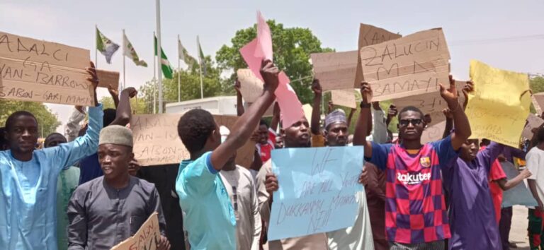 Protesting Traders