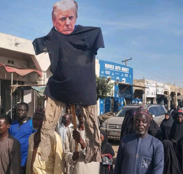 Shiites Protest In Kano, Burn U.S. Flag Over Trump’s Nigeria Invasion Threat zss 1762611059